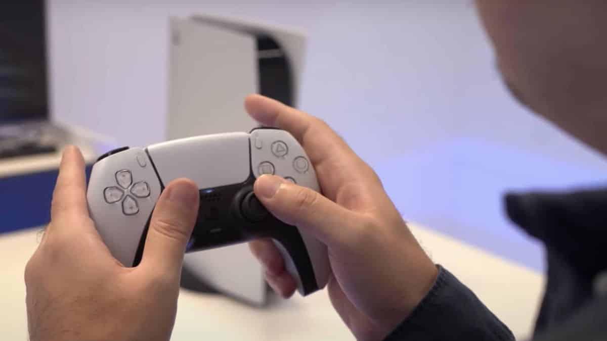 PS5: primeiro hands-on mostra detalhes do console e controle DualSense PS5: primeiro hands-on mostra detalhes do console e controle DualSense